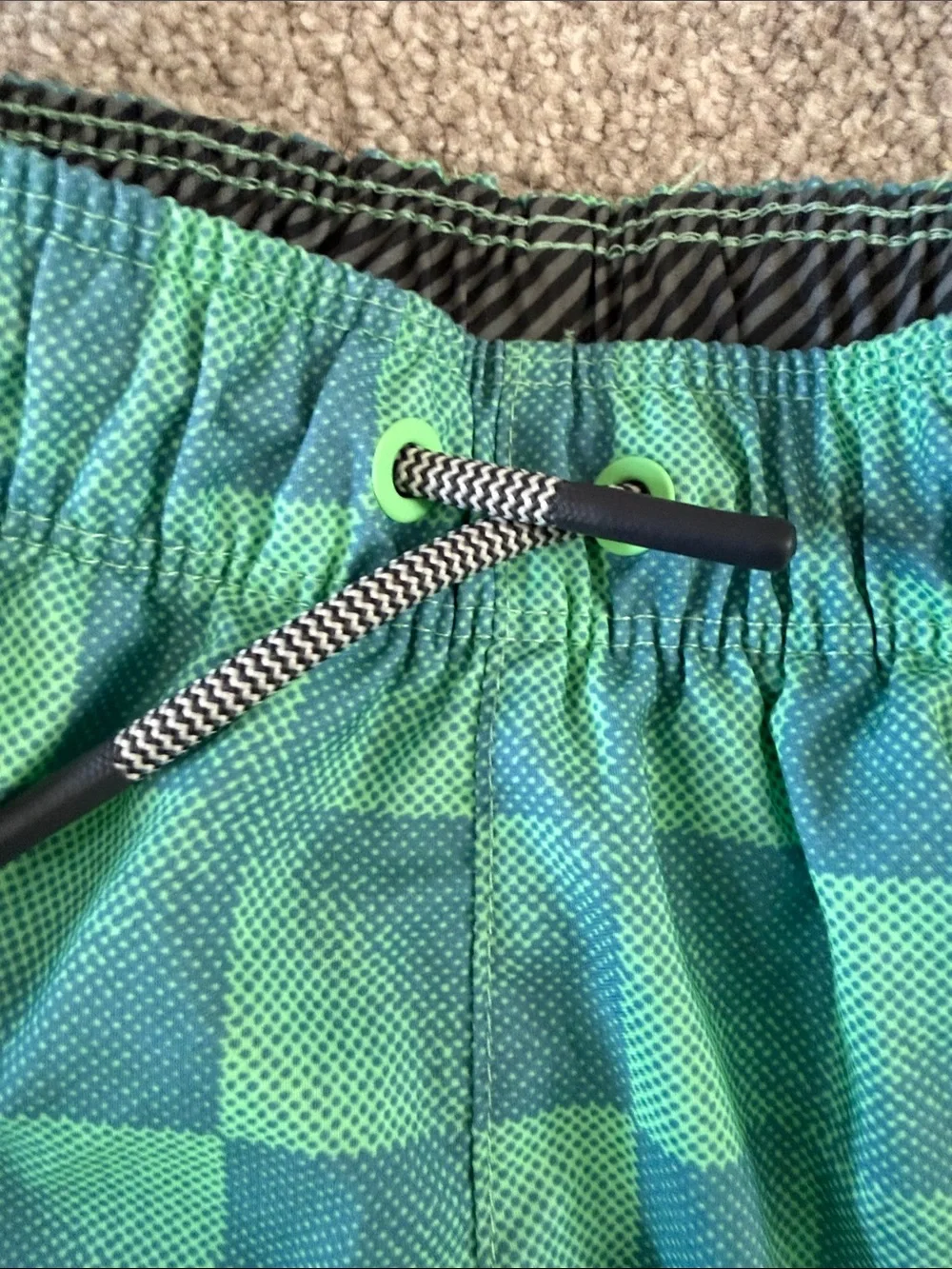 NWT Boys Checker Print Swim Shorts with pockets and lining size xs 4/5